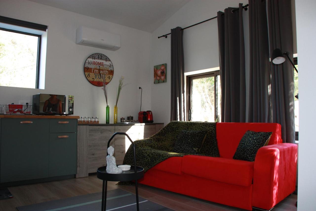 Logis Au Milieu Des Pins