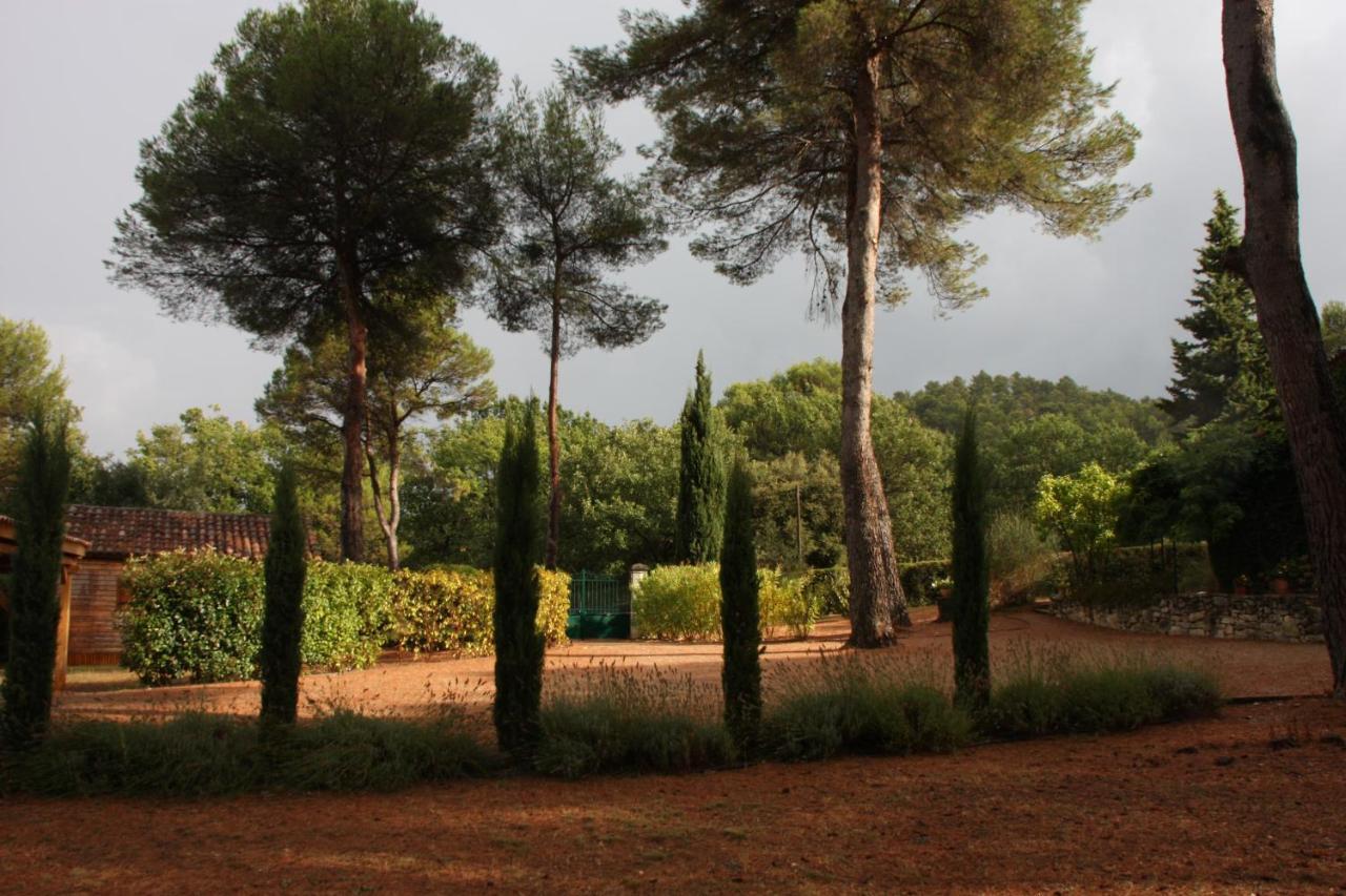 Logis Au Milieu Des Pins Holiday home *